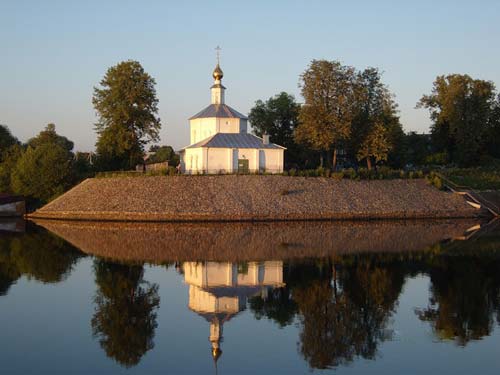 церковь Ильи Пророка (1753) в селе Золоторучье, близ Углича